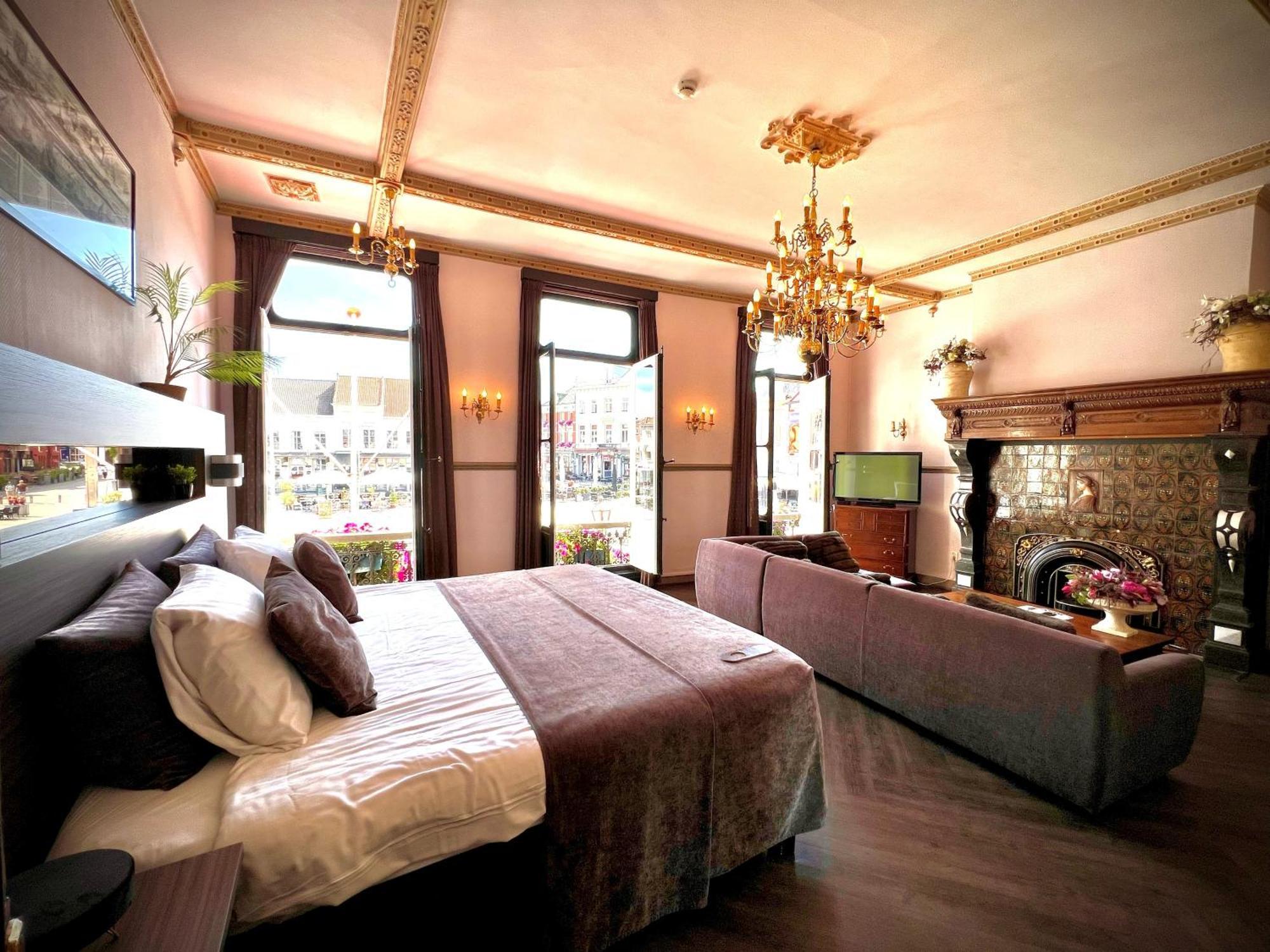 Grand Cafe Hotel De Bourgondier Bergen op Zoom Eksteriør billede