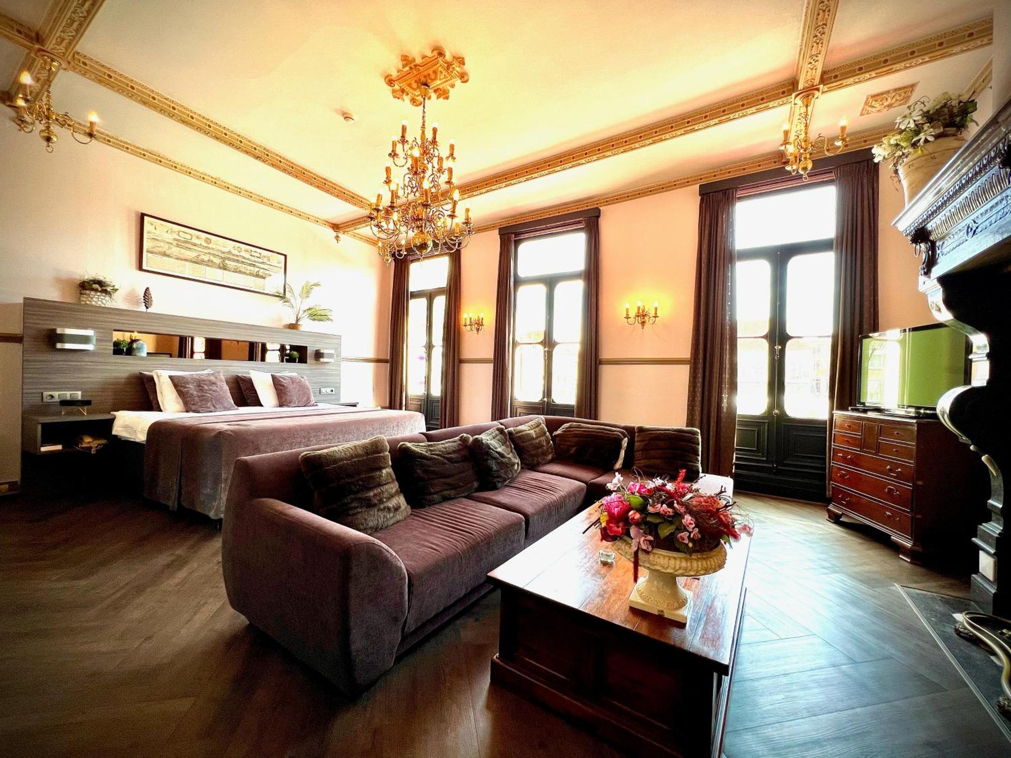 Grand Cafe Hotel De Bourgondier Bergen op Zoom Eksteriør billede