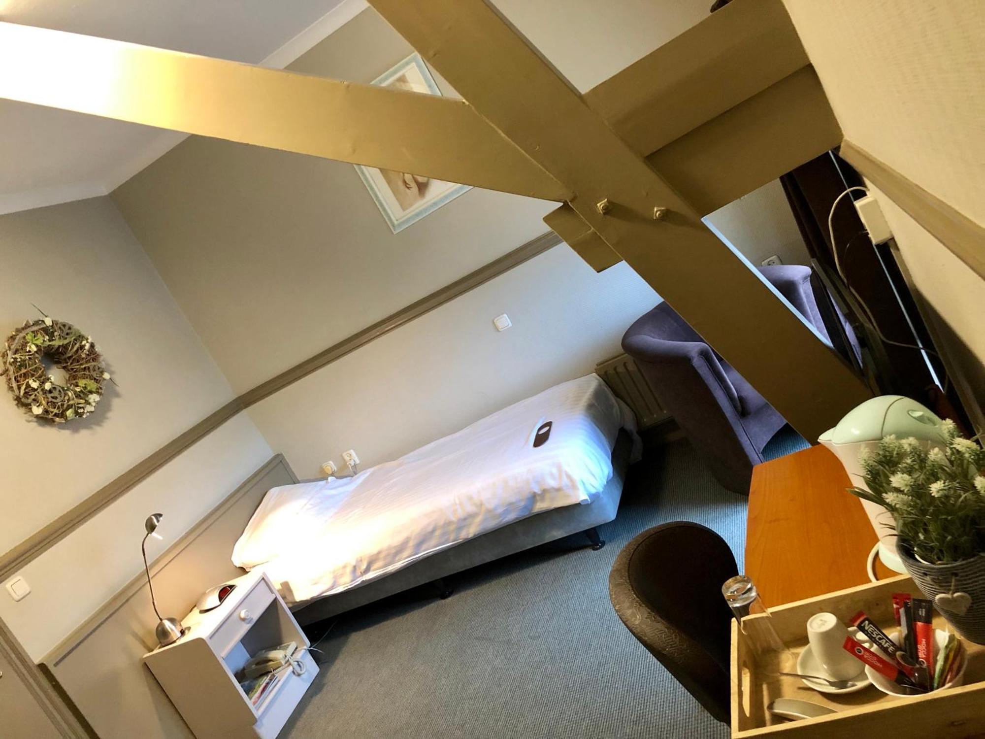 Grand Cafe Hotel De Bourgondier Bergen op Zoom Eksteriør billede