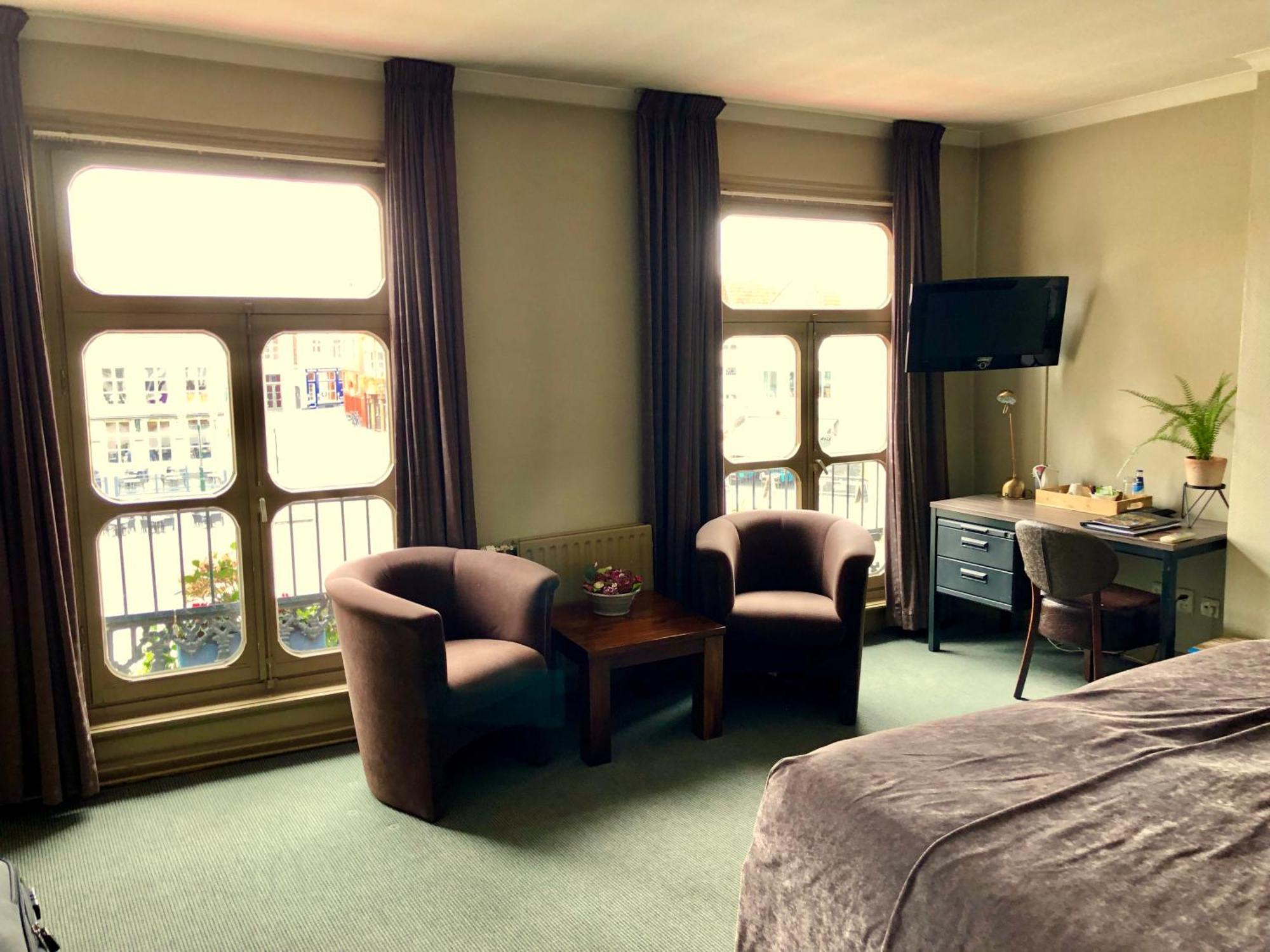 Grand Cafe Hotel De Bourgondier Bergen op Zoom Eksteriør billede